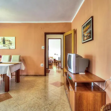 Mugeba Croatia بوريتش